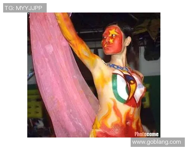 足球明星的奇幻世界创意夸张画展现运动与艺术的完美结合