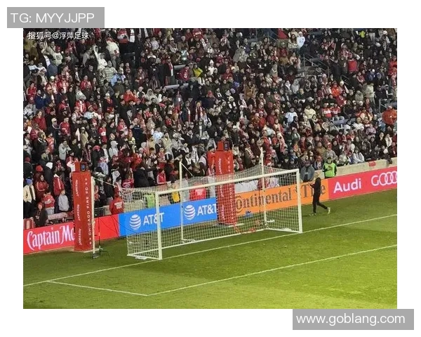 足球明星跪滑照引发热议球迷热情与争议交织的背后故事